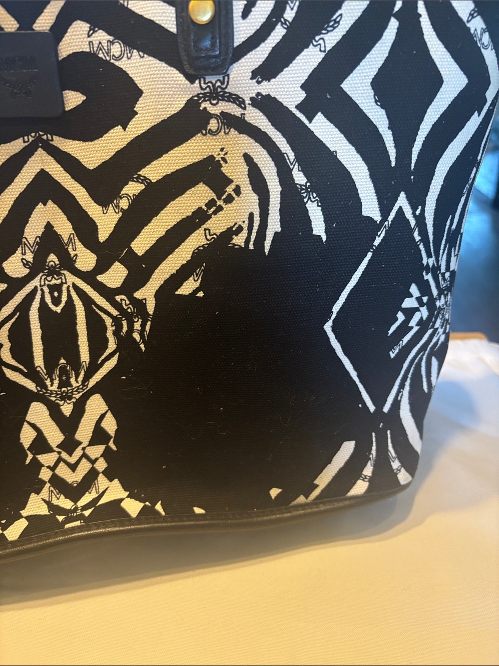 MCM limited edition reversibleBlack & White Patterned Tote with limited Pouch - Picture 5 of 17